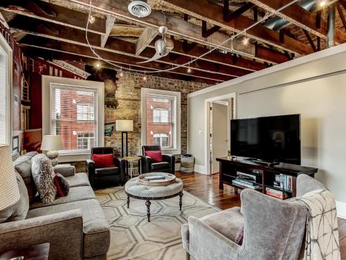 . Broughton Corner Loft