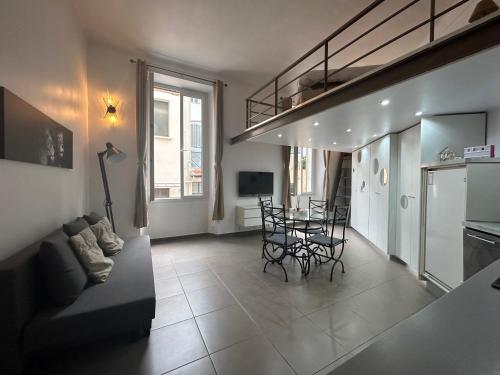 Charmant studio centre ville Cannes