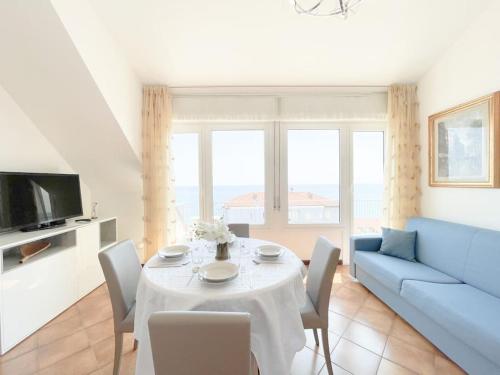  [Attico vista mare] ascensore in casa - WiFi - parcheggio gratis in Borghetto Santo Spirito
