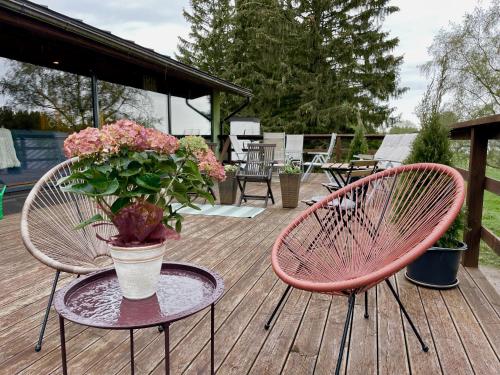 Laimjala Guesthouse with a Cozy Lounge and Terrace in Saaremetsa