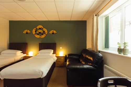 2 twin beds
