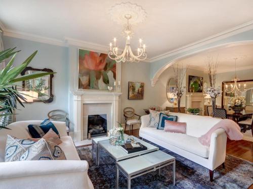 Beautiful Estate Home Facing Monterey Square - image 7