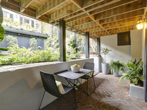 Beautiful Estate Home Facing Monterey Square - image 12