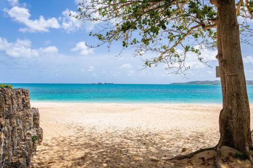 Breeze by the sea