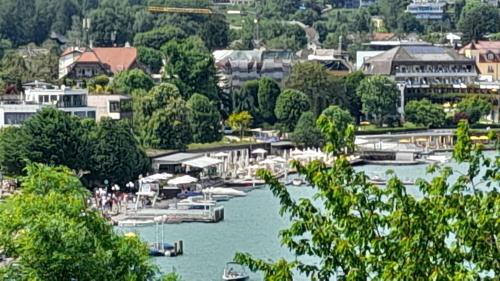 Glanz und Gloria Velden! Wörthersee in 5 min zu Fuß erreichbar!