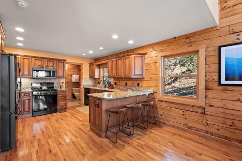 Standing Bear Lodge in Beech Mountain, USA