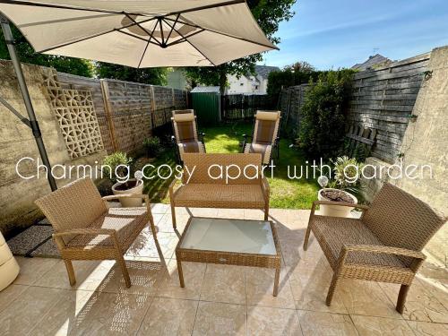 Charming cosy apart with garden free parking in Клей-Суалі