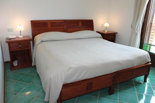 Comfort Double or Twin Room with Partial Sea View 