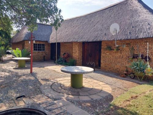 Unathi Game Lodge in Beestekraal