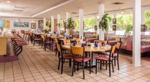 Hrana i piće, Days Inn by Wyndham Palm Springs in Palm Springs (CA)