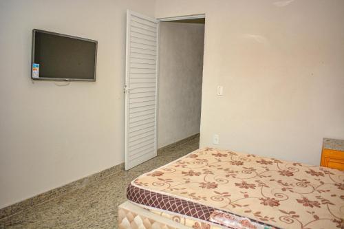 Economy Triple Room image 6