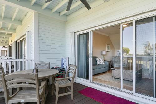 Beach House Getaway in Duck Key, USA
