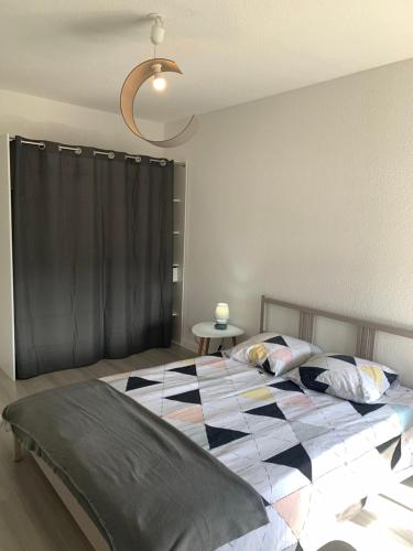 Appartement Chaleureux avec 2 grandes chambres - Location saisonnière - Saint-Rambert-d'Albon