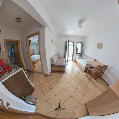 Amari Hotel - image 2