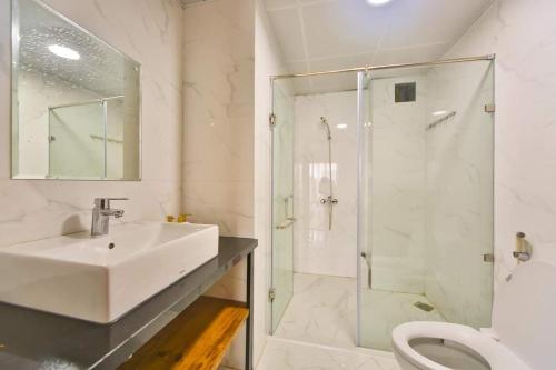 Bathroom, The Lakeside House in Hanoi