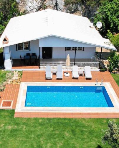 Villa Marimar1 İnlice