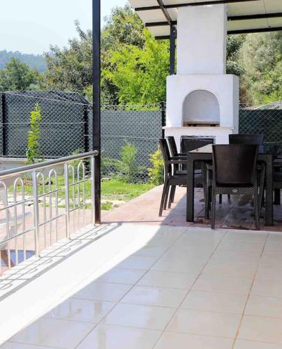 Villa Marimar1 İnlice