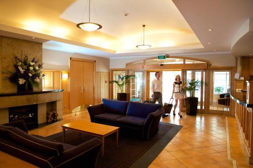 Brentwood Hotel - image 2