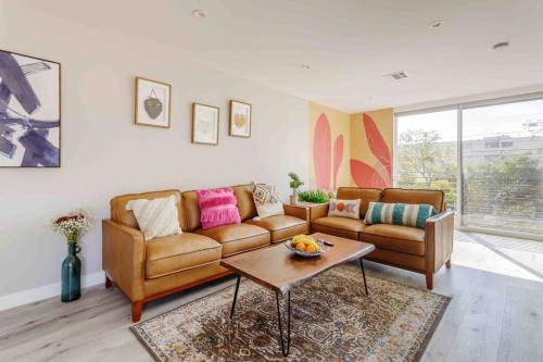Hollywood Art House with Bright Sunlight in Los Angeles, USA