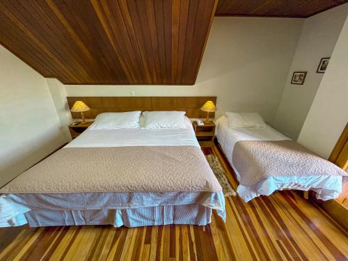 1 king bed, 1 sofa bed
