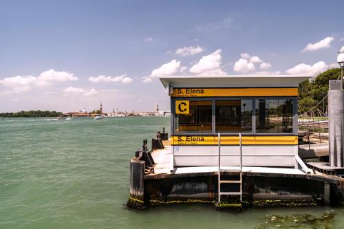 Queen House Garden - image 6