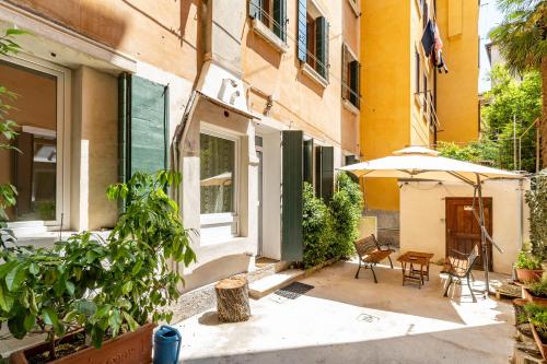 Queen House Garden - image 5