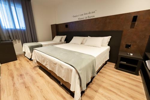 1 double bed, 1 twin bed