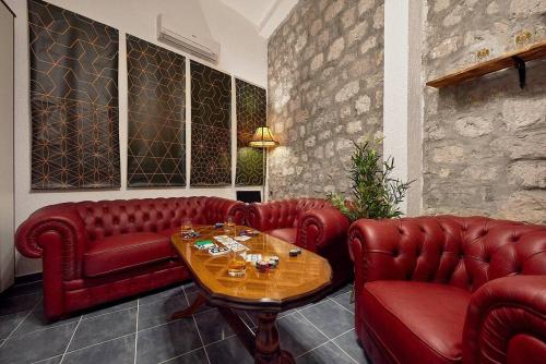 Szauna, House with Garden &Sauna, 15-Min Walk to the Beach in Rijeka Rezevici