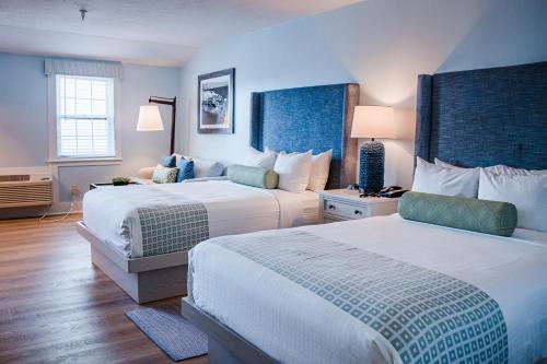 Sea Crest Beach Resort in Falmouth, USA