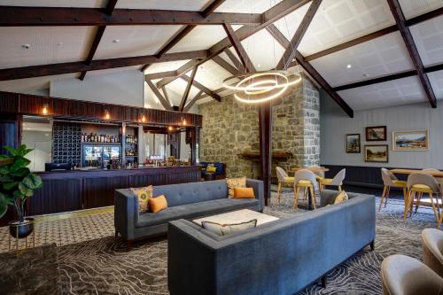 Pub/Lounge, The Hermitage Hotel Mt Cook in Mount Cook