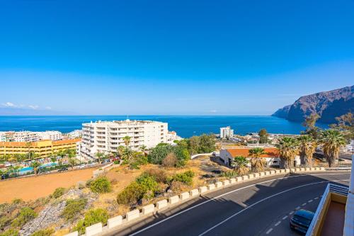 Luxury apartment with stunning ocean view - Tap to explore photos