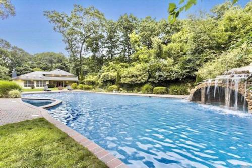 Amazing Pool Private Oasis! 25 Mins 2 Westhampton!