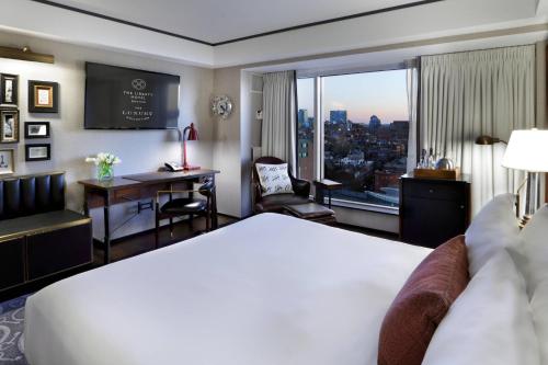 Grand Deluxe, Guest room, 1 King, Beacon Hill view