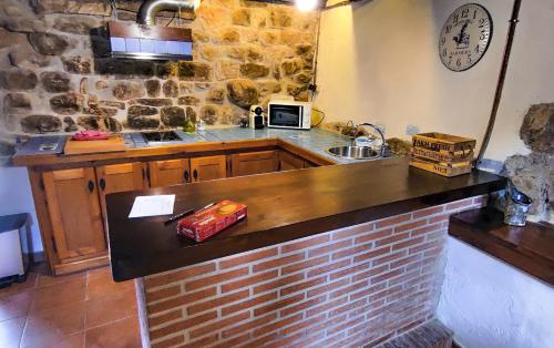 ห้องครัว, Pidream Cottage . Cabañas de Pisueña (Pidream Cottage . Cabanas de Pisuena) in โซโม