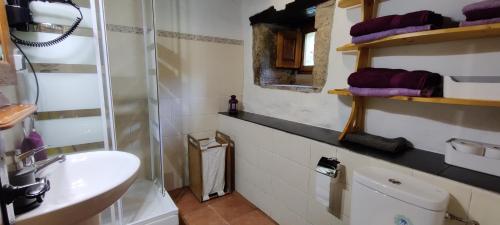 ฝักบัว, Pidream Cottage . Cabañas de Pisueña (Pidream Cottage . Cabanas de Pisuena) in โซโม
