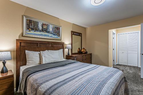 Pacific View, Best Area, 2 Baths, 2 Bedrooms, WD, Jacuzzi Bath, New Carpet, Balcony, View, 925sf detail