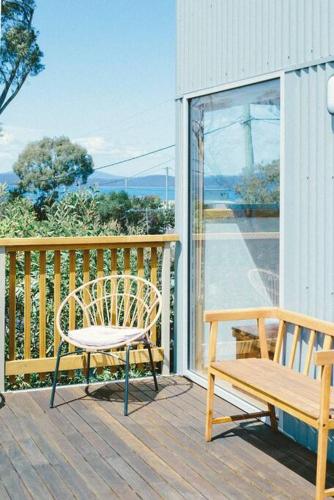 Balkons/terase, Modern Waterfront House at Susans Bay, Primrose in Primrose Sands