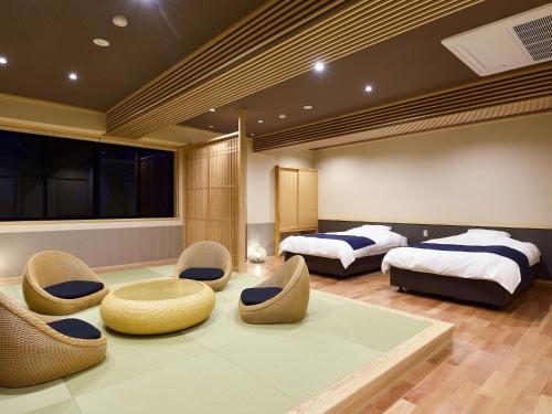 Standard Twin Room with Shared Bathroom