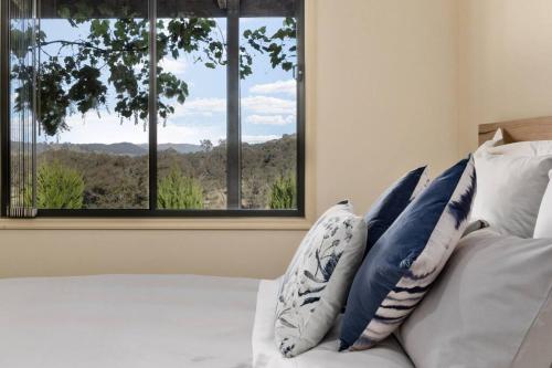 Private Paradise, Spa, Luxury, & Views at Peaceful Huon Creek Retreat