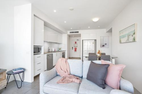 2BR Stylish Getaway @ Harbour Lights Cairns