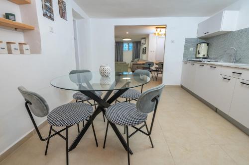 Moses Luxury Vacation Homes הבית בכ"ה