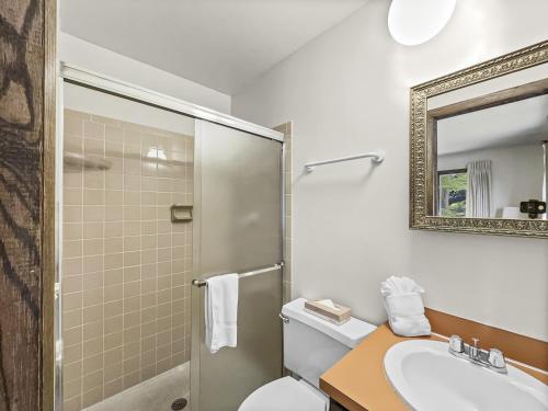 CC43 Chateau Claire condo - image 8