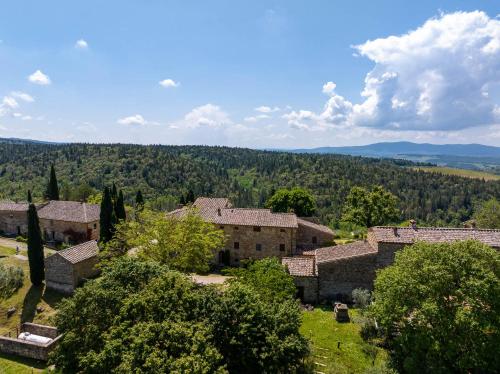Borgo nel Chianti Istrice con piscina tennis e wifi
