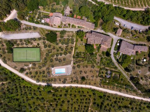 Borgo nel Chianti Istrice con piscina tennis e wifi