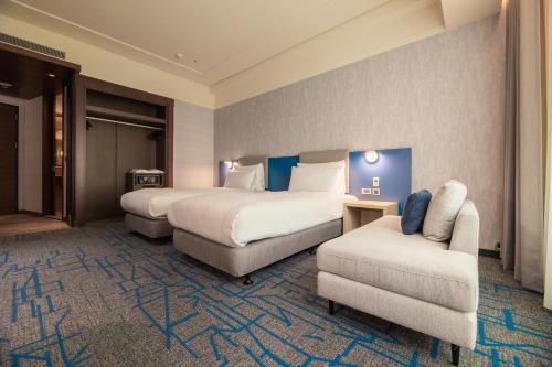Deluxe Twin Room image 4
