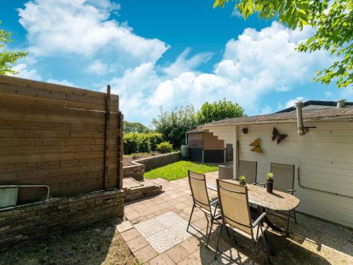  Comfortable chalet in Blokzijl with waterside garden in Blokzijl