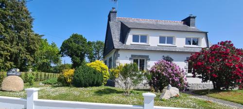 Gîte 10 personnes dans les Côtes d'Armor proche CARHAIX-PLOUGUER - Location saisonnière - Peumerit-Quintin