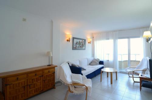 One-Bedroom Apartment image 10