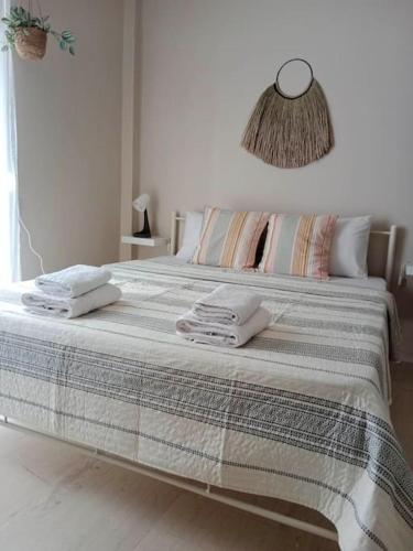Cherry - HappyHostGr - Downtown Apartment, Volos (fotografie 3)