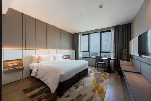 Executive Deluxe King Room